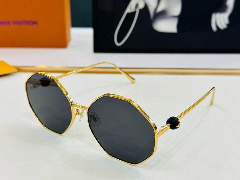 LV Sunglasses 707